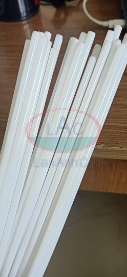 Ty nhựa băng tải
