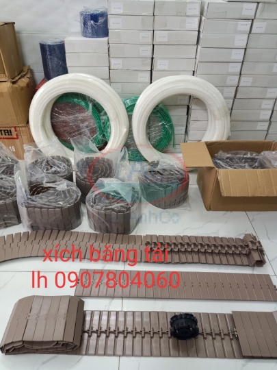Băng tải máy dò kim loại